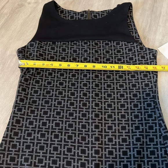 Laundry by Shelli Segal Geometric Box Print Shift Dress - Picture 7 of 7